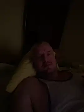 Snapshot of Evolite123 chatting on March 6, 9:09 pm Evolite123 online show from March 6, 9:09 pm