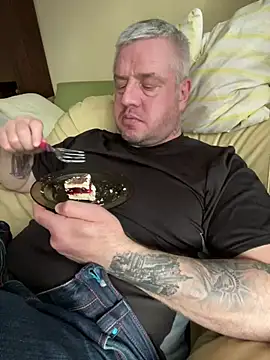 Snapshot of Evolite123 chatting on March 15, 4:21 pm Evolite123 online show from March 15, 4:21 pm