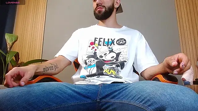 Snapshot of Mr_WhiteCock chatting on October 21, 12:11 am Mr WhiteCock online show from October 21, 12:11 am