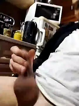 tomee83 online show from December 4, 6:12 am