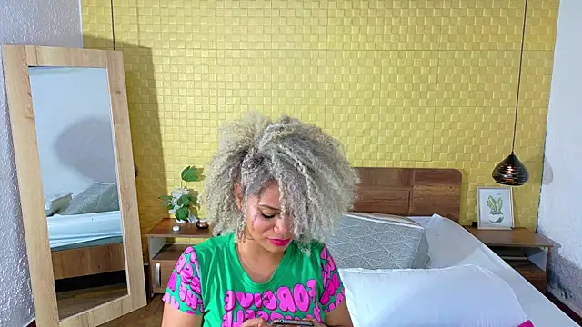 Squirter pussybomb online show from December 3, 4:14 am