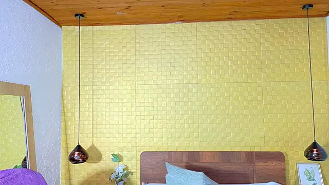 Squirter pussybomb online show from December 12, 3:21 am