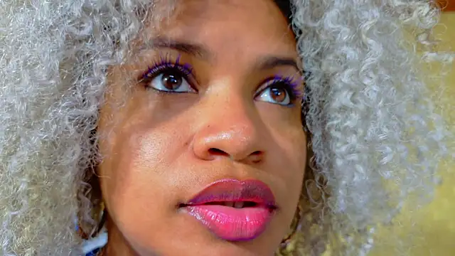 Squirter pussybomb online show from December 21, 9:44 am