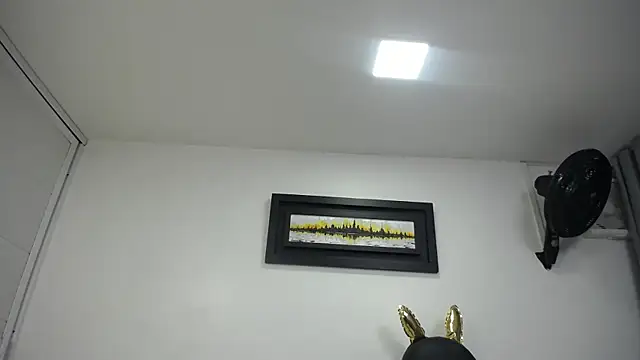 Snapshot of dayadubey_ chatting on March 14, 10:07 am dayadubey online show from March 14, 10:07 am