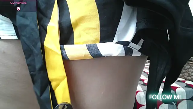 Snapshot of dayadubey_ chatting on October 18, 10:05 am dayadubey online show from October 18, 10:05 am