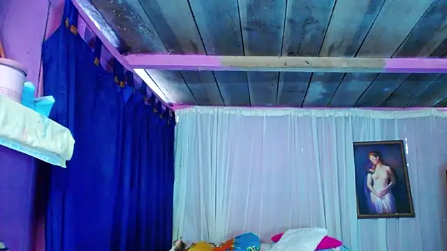 ZoeKuipers13 online show from January 3, 7:50 pm