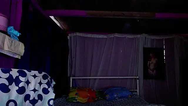 ZoeKuipers13 online show from February 18, 9:09 pm