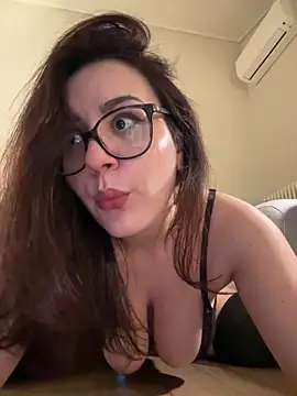 Its Jade online show from March 10, 8:47 pm