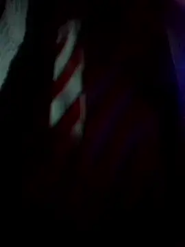 Snapshot of DaddyQuimHot chatting on December 18, 7:58 am DaddyQuimHot online show from December 18, 7:58 am