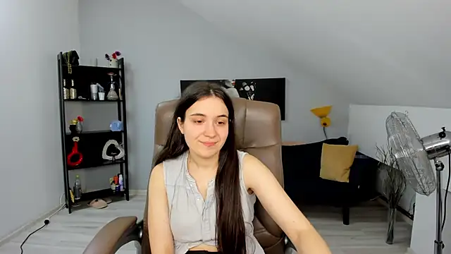 Snapshot of MelissaWiliam chatting on December 17, 6:42 pm MelissaWiliam online show from December 17, 6:42 pm