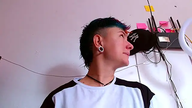 tomboyblue online show from February 6, 4:58 pm