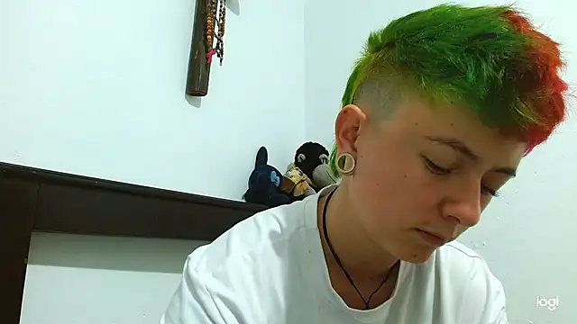 tomboyblue online show from March 12, 9:45 pm