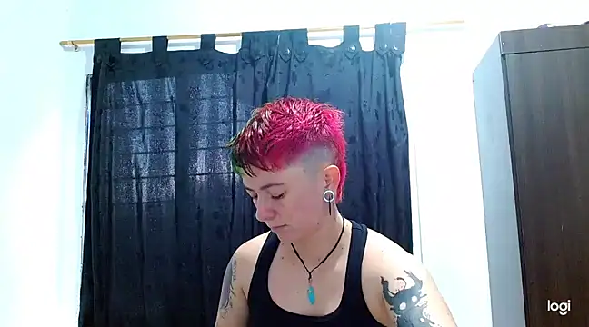 tomboyblue online show from March 13, 9:05 pm