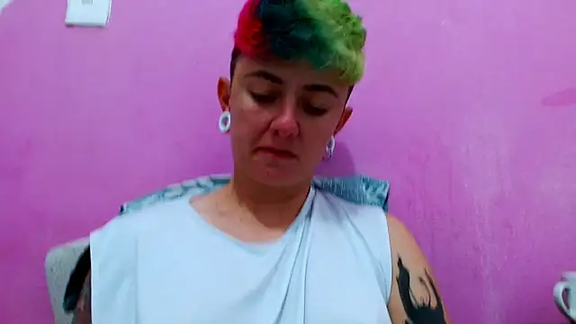 tomboyblue online show from September 27, 10:26 pm