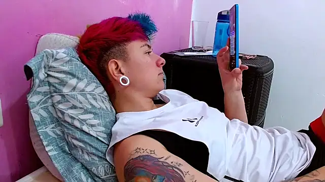 tomboyblue online show from September 30, 5:29 pm