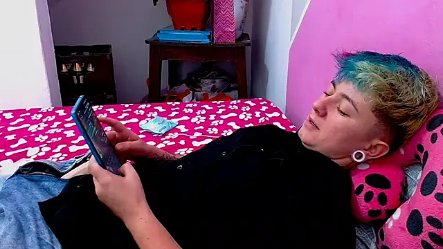 tomboyblue online show from October 20, 8:09 pm