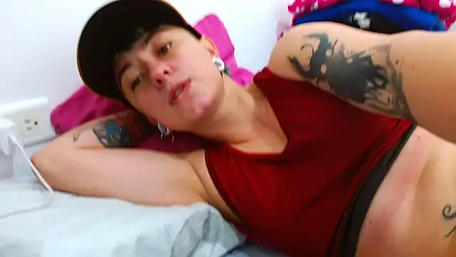 tomboyblue online show from December 14, 5:07 pm