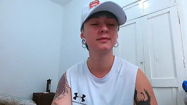 tomboyblue online show from February 12, 3:18 pm