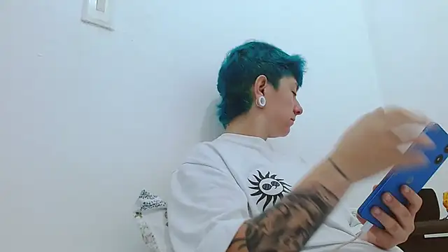 tomboyblue online show from February 20, 8:53 pm