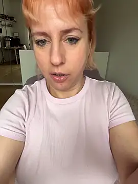 Snapshot of MariaValentine chatting on December 2, 9:03 am MariaValentine online show from December 2, 9:03 am