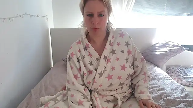 MariaValentine online show from March 15, 9:15 am