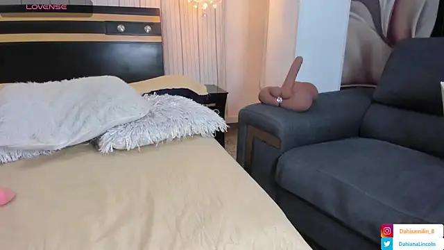 Snapshot of DahianaLincoln chatting on February 1, 7:02 pm DahianaLincoln online show from February 1, 7:02 pm