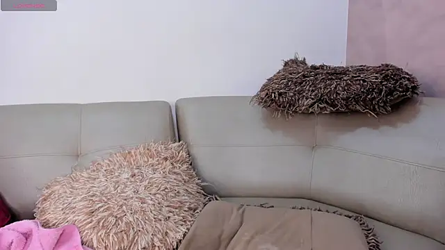 Snapshot of DahianaLincoln chatting on September 19, 2:35 am DahianaLincoln online show from September 19, 2:35 am