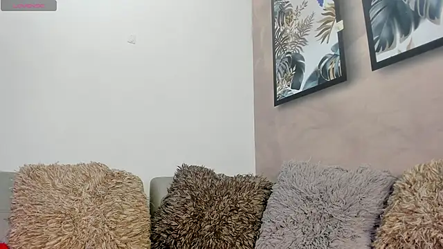 Snapshot of DahianaLincoln chatting on October 25, 1:13 am DahianaLincoln online show from October 25, 1:13 am