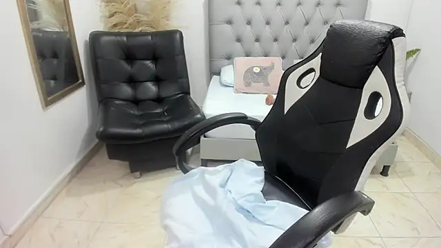 niraksil online show from February 21, 4:26 pm