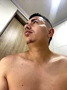 Snapshot of DanielGomez9 chatting on December 2, 2:42 am DanielGomez9 online show from December 2, 2:42 am