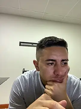 Snapshot of DanielGomez9 chatting on December 9, 11:34 pm DanielGomez9 online show from December 9, 11:34 pm