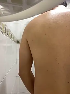 Snapshot of DanielGomez9 chatting on December 26, 1:43 pm DanielGomez9 online show from December 26, 1:43 pm