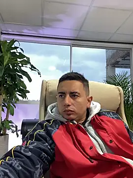 Snapshot of DanielGomez9 chatting on December 28, 10:44 pm DanielGomez9 online show from December 28, 10:44 pm