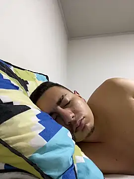 Snapshot of DanielGomez9 chatting on January 7, 2:20 am DanielGomez9 online show from January 7, 2:20 am