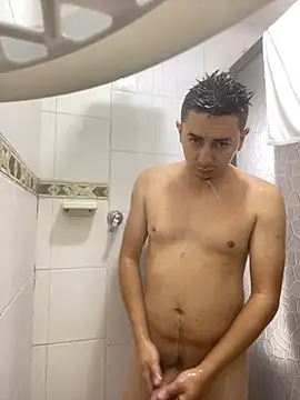 Snapshot of DanielGomez9 chatting on January 20, 12:07 pm DanielGomez9 online show from January 20, 12:07 pm