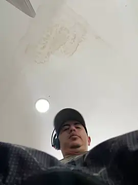 Snapshot of DanielGomez9 chatting on January 20, 4:23 pm DanielGomez9 online show from January 20, 4:23 pm