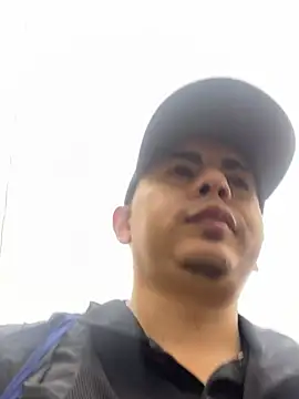 Snapshot of DanielGomez9 chatting on February 6, 10:10 pm DanielGomez9 online show from February 6, 10:10 pm