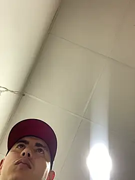 Snapshot of DanielGomez9 chatting on February 24, 10:03 pm DanielGomez9 online show from February 24, 10:03 pm