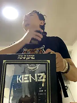 Snapshot of DanielGomez9 chatting on September 29, 2:22 pm DanielGomez9 online show from September 29, 2:22 pm