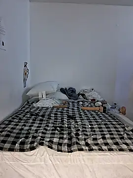 Snapshot of Puffgettingstuffed chatting on December 23, 9:18 am Puffgettingstuffed online show from December 23, 9:18 am