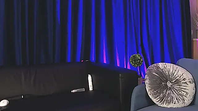 RosaCatalleya online show from February 4, 5:13 am