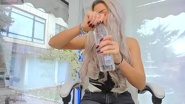 Snapshot of Russian_Ava chatting on November 19, 8:25 am Russian Ava online show from November 19, 8:25 am