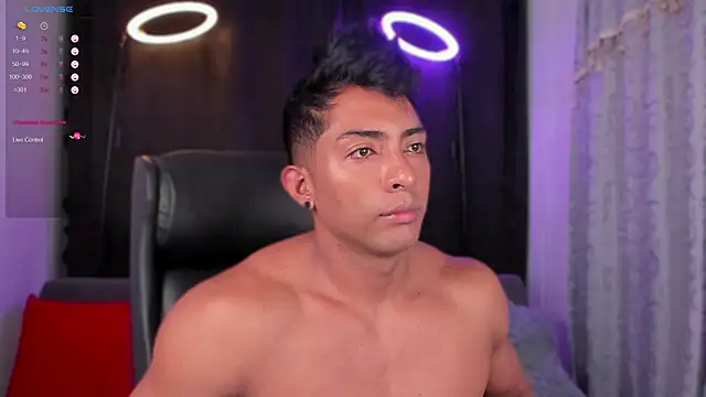 Snapshot of Couple_muscle1 chatting on February 11, 3:18 pm Couple muscle1 online show from February 11, 3:18 pm