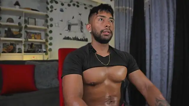 Snapshot of Couple_muscle1 chatting on November 23, 3:34 pm Couple muscle1 online show from November 23, 3:34 pm