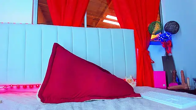 caro lyne  online show from November 26, 1:23 pm