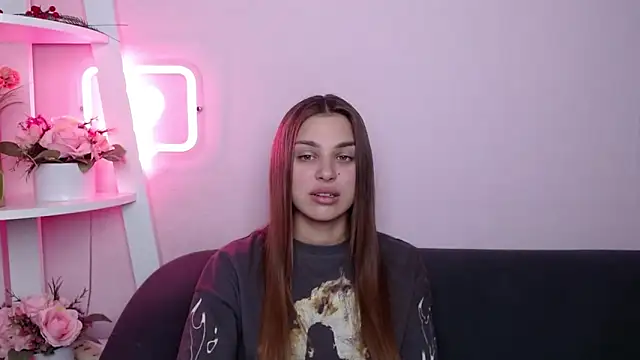 MilanaAngelAs online show from April 21, 7:39 pm