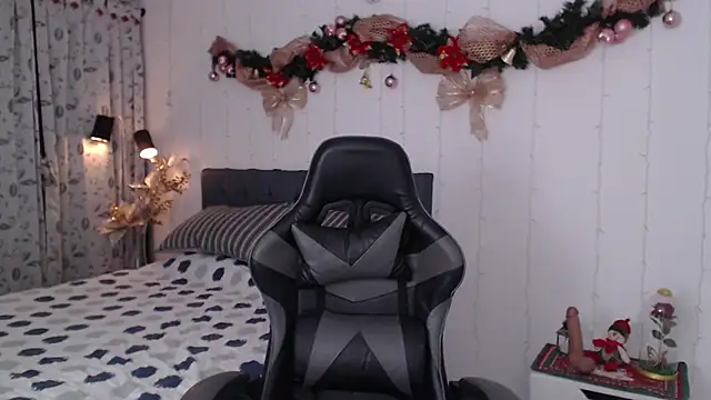 Snapshot of miawilson_1 chatting on December 2, 8:52 am miawilson 1 online show from December 2, 8:52 am