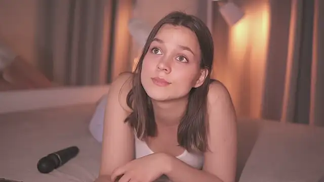 Addelin Moon online show from March 5, 4:02 pm