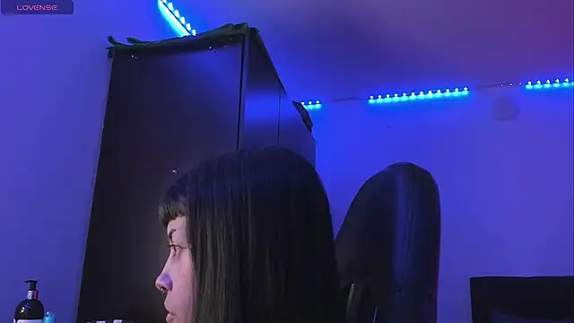 cleo adams online show from February 1, 10:05 am