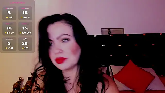 Snapshot of charlottemeyerr chatting on December 18, 4:17 pm charlottemeyerr online show from December 18, 4:17 pm